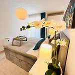 Sunny & Peaceful Chic Retreat Apartman