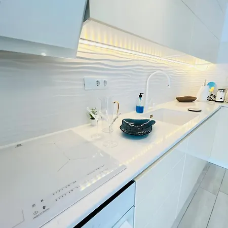 Sunny & Peaceful Chic Retreat דירה *