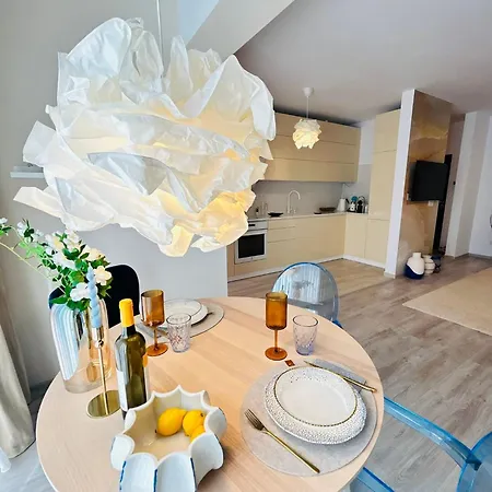 Sunny & Peaceful Chic Retreat