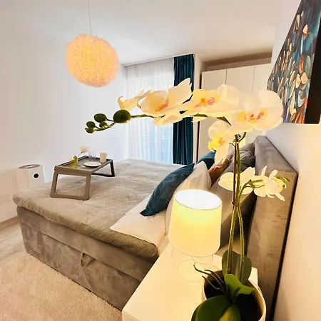 Sunny & Peaceful Chic Retreat דירה
