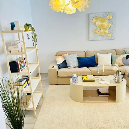 דירה Sunny & Peaceful Chic Retreat *
