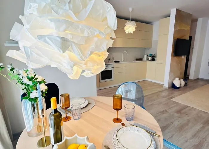 Sunny & Peaceful Chic Retreat