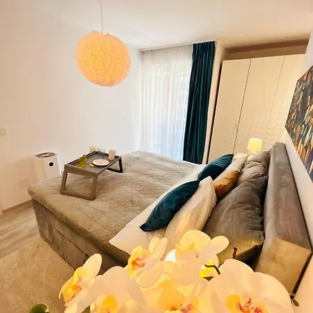 Sunny & Peaceful Chic Retreat Apartment