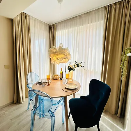 Sunny & Peaceful Chic Retreat Apartment