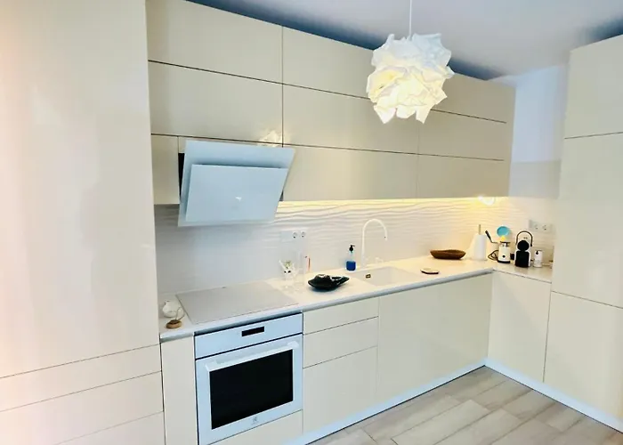 Sunny & Peaceful Chic Retreat Apartment *