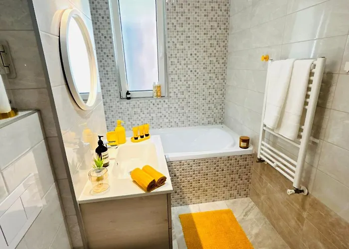 Apartment Sunny & Peaceful Chic Retreat *