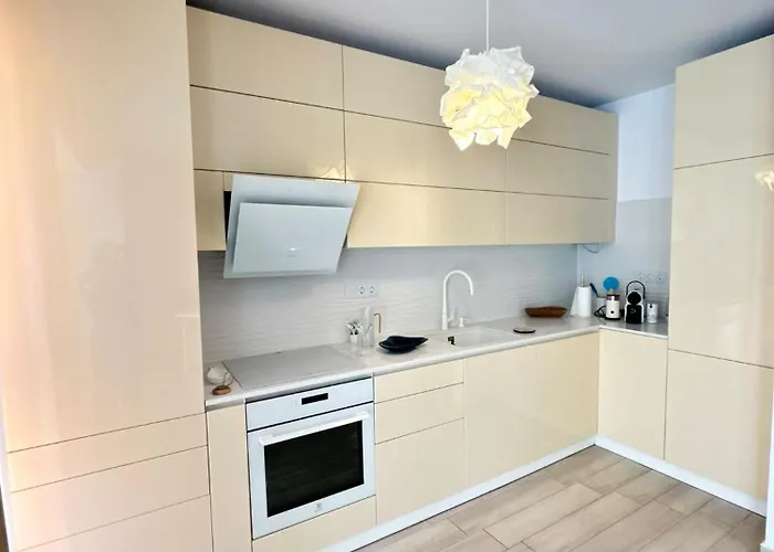 Sunny & Peaceful Chic Retreat Apartment